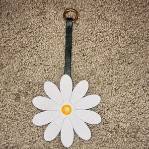 Songmont Daisy Charm - White